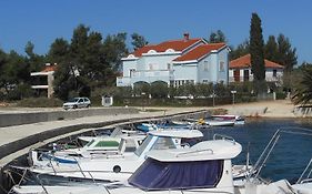Apartments Maslina